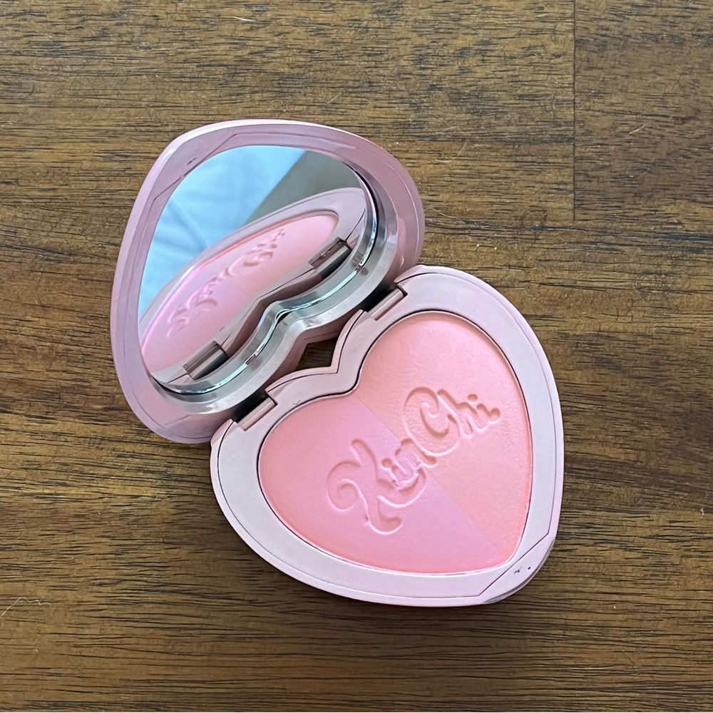Kim Chi Chic blush in Thailor Blush NWB